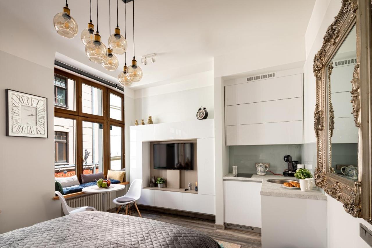 Art Design King Bed Studio Apartment In Old Town Riga Exterior photo
