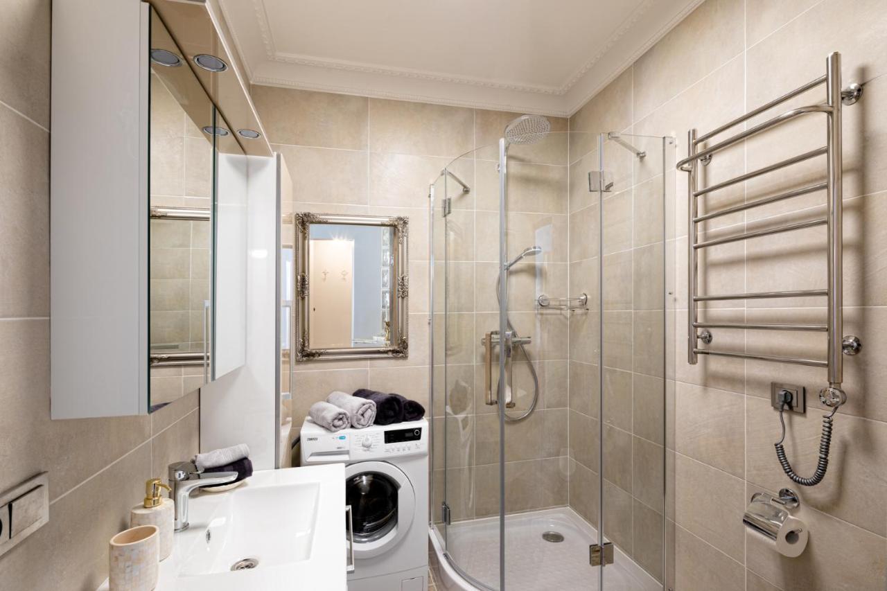 Art Design King Bed Studio Apartment In Old Town Riga Exterior photo